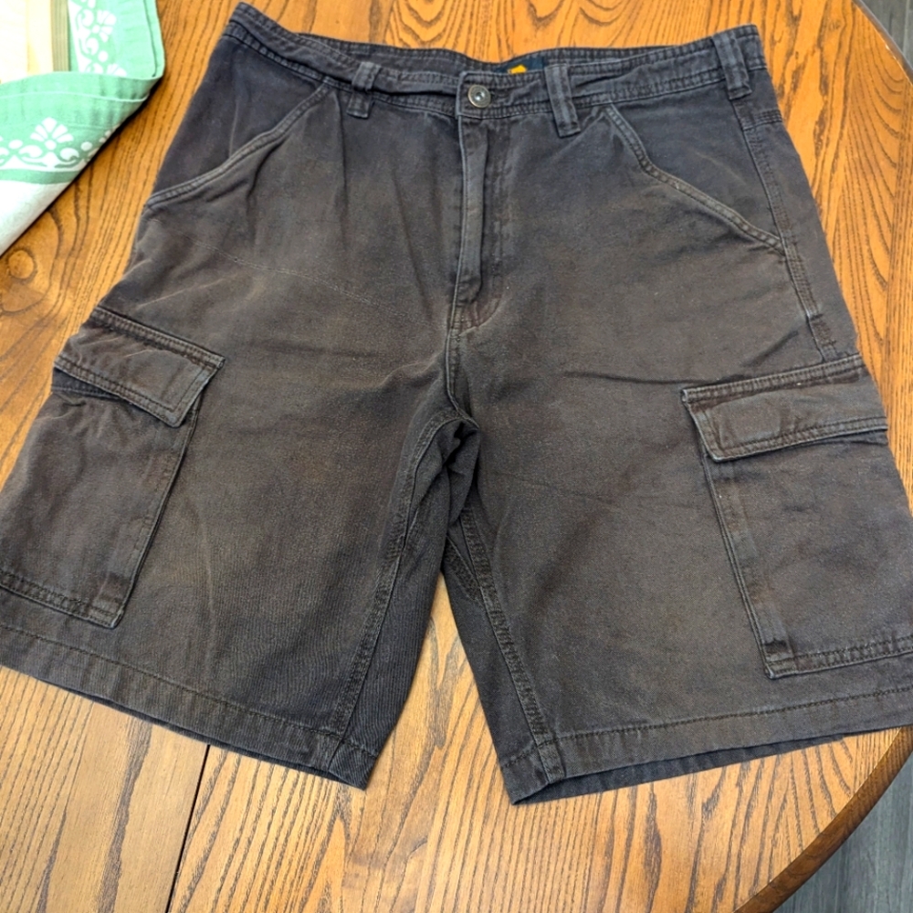 Oxgear. Men's Brown Cargo Shorts. Size 32. Heavyweight cotton .